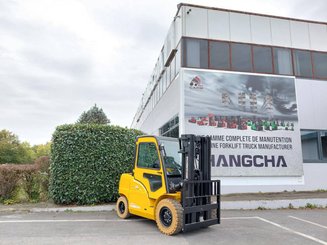 Four wheel front forklift Hangcha XE50i-500 ( CPD50-XEXY2-SI )