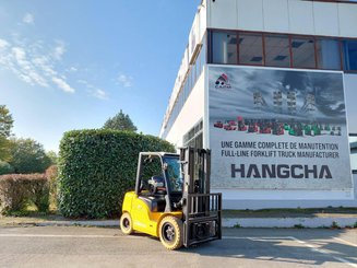 Four wheel front forklift Hangcha XE30i ( CPD30-XEY2HA-SI ) - 1