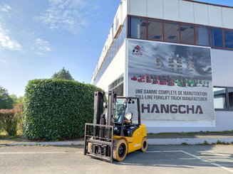Four wheel front forklift Hangcha XE30i ( CPD30-XEY2HA-SI ) - 1