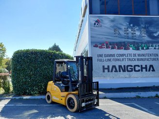 Four wheel front forklift Hangcha XE30Hi ( CPD30-XEY2H2-SI )