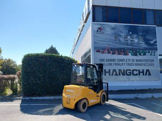 Four wheel front forklift Hangcha XE30Hi ( CPD30-XEY2H2-SI )
