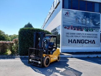 Four wheel front forklift Hangcha XE30Hi ( CPD30-XEY2H2-SI )