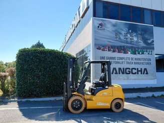 Four wheel front forklift Hangcha XE30Hi ( CPD30-XEY2H2-SI )