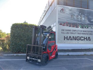 Four wheel front forklift Hangcha XF35D-2 (CPCD35-X2H7F1)