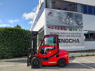 Four wheel front forklift Hangcha XF35D-2 (CPCD35-X2H7F1)