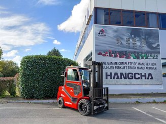 Four wheel front forklift Hangcha XF35D-2 (CPCD35-X2H7F1)
