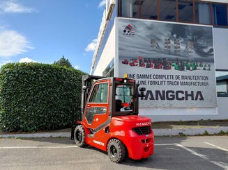 Four wheel front forklift Hangcha XF35D-2 (CPCD35-X2H7F1)