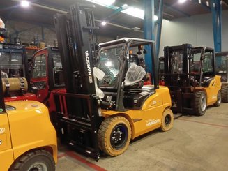 Four wheel front forklift Hangcha XE35i (CPD35-XEY2HA-SI) - 1