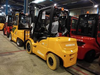 Four wheel front forklift Hangcha XE35i (CPD35-XEY2HA-SI)