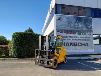 Four wheel front forklift Hangcha XE50i-500