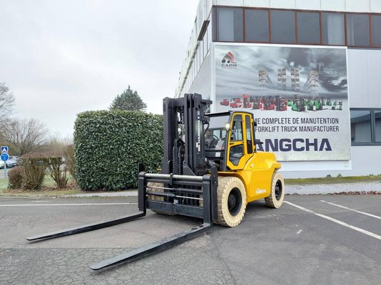 Four wheel front forklift Hangcha XE80i (CPD80-XEY2-SI)  - 1
