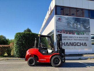 All-terrain forklift Hangcha TT30-2