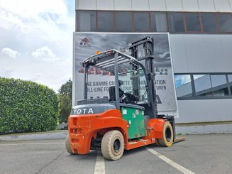 Four wheel front forklift Toyota 8FBMT50