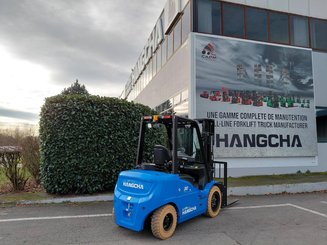 Four wheel front forklift Hangcha XE30i ( CPD30-XEY2HA-SI )