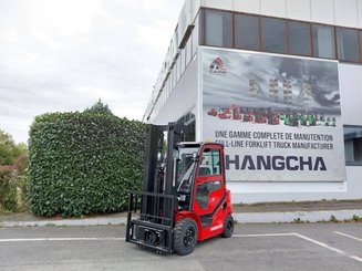 Four wheel front forklift Hangcha XF25D-2 (CPCD25-X2H7F1) - 1