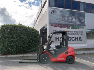 Four wheel front forklift Hangcha XF25D-2 (CPCD25-X2H7F1)
