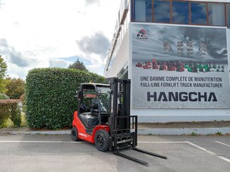 Four wheel front forklift Hangcha XF25D-2 (CPCD25-X2H7F1)