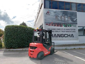 Four wheel front forklift Hangcha XF25D-2 (CPCD25-X2H7F1)