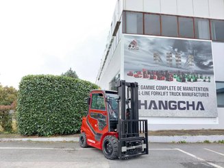Four wheel front forklift Hangcha XF30D-2 (CPCD30-X2H7F1)