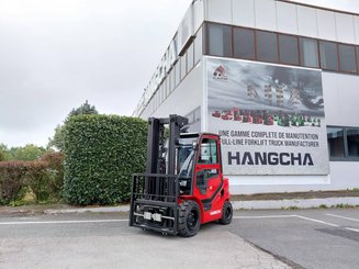 Four wheel front forklift Hangcha XF30D-2 (CPCD30-X2H7F1)