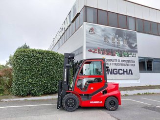 Four wheel front forklift Hangcha XF30D-2 (CPCD30-X2H7F1)