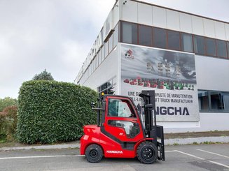 Four wheel front forklift Hangcha XF30D-2 (CPCD30-X2H7F1)