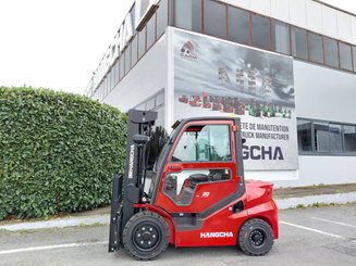 Four wheel front forklift Hangcha XF30D-2 (CPCD30-X2H7F1)
