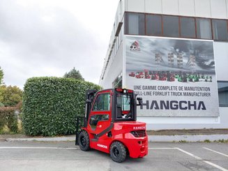 Four wheel front forklift Hangcha XF30D-2 (CPCD30-X2H7F1)
