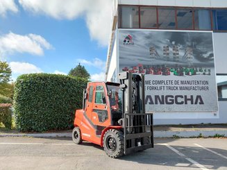 Four wheel front forklift Hangcha XF50D-2 (CPCD50-X2XH8F)