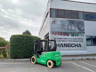 Four wheel front forklift Hangcha XC50i-500