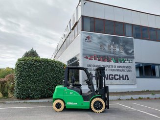 Four wheel front forklift Hangcha XC50i-500