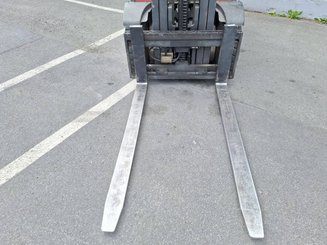 Four wheel front forklift Fenwick H30 T - 02 - 12