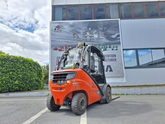 Four wheel front forklift Fenwick H30 T - 02 - 4