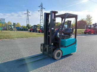 Three wheel front forklift Yale ERP15VTSWB