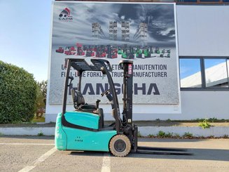 Three wheel front forklift Yale ERP15VTSWB