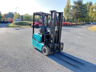 Three wheel front forklift Yale ERP15VTSWB