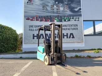 Three wheel front forklift Yale ERP15VTSWB
