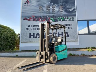 Three wheel front forklift Yale ERP15VTSWB