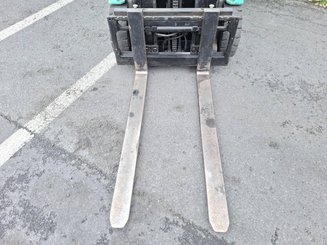 Three wheel front forklift Yale ERP16VT - 8