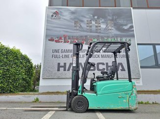 Three wheel front forklift Yale ERP16VT - 2
