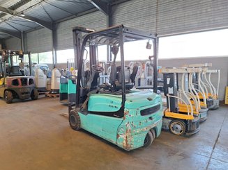 Three wheel front forklift Yale ERP16VTLWB