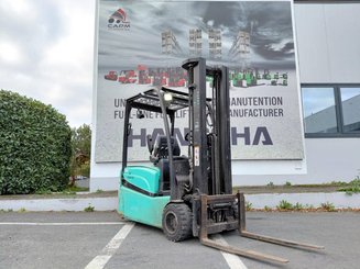 Three wheel front forklift Yale ERP16VTLWB