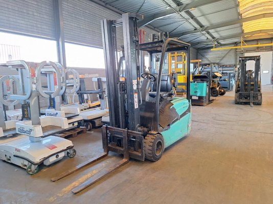 Three wheel front forklift Yale ERP16VTLWB - 1