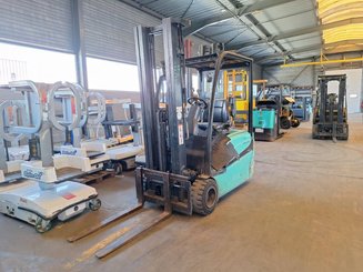 Three wheel front forklift Yale ERP16VTLWB