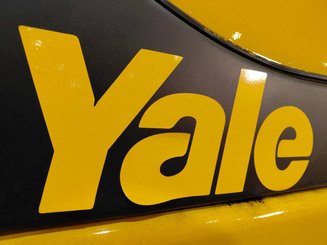 Four wheel front forklift Yale gdp16vx