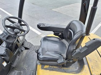 Four wheel front forklift Yale GDP20VX