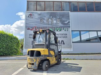 Four wheel front forklift Yale GDP25VX - 4