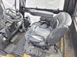 Four wheel front forklift Yale GDP25VX - 14