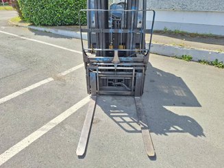 Four wheel front forklift Yale GDP25VX - 12
