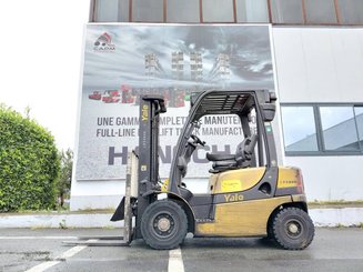Four wheel front forklift Yale GDP20VX